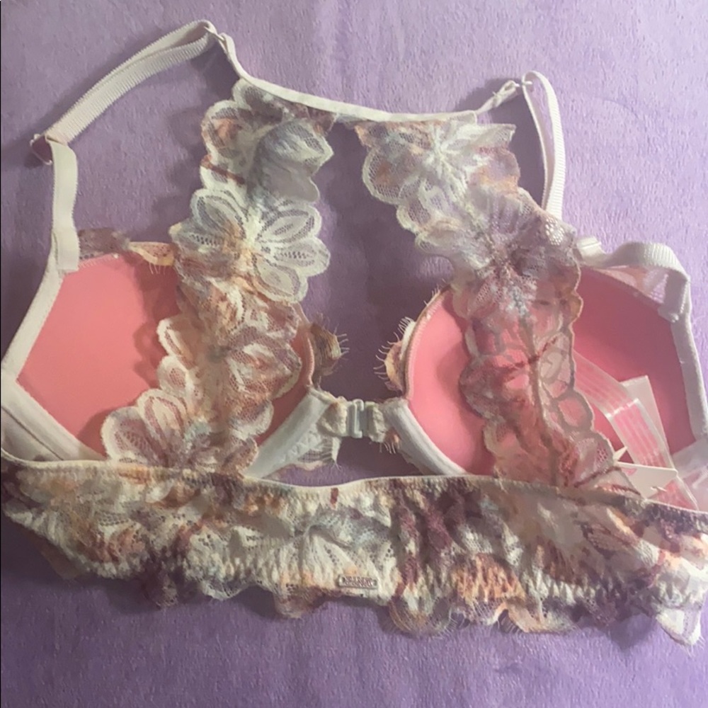 32A Pink Victoria Secret push up bra - Picture 2 of 2